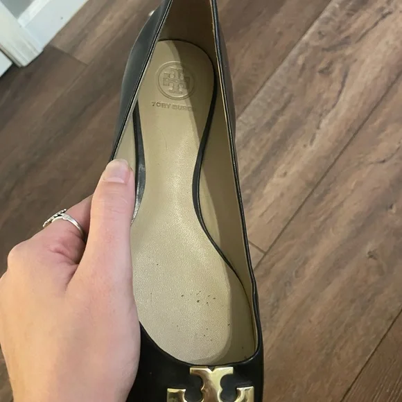 Tory Burch Black Leather Flats with Gold Emblem - Picture 4 of 6